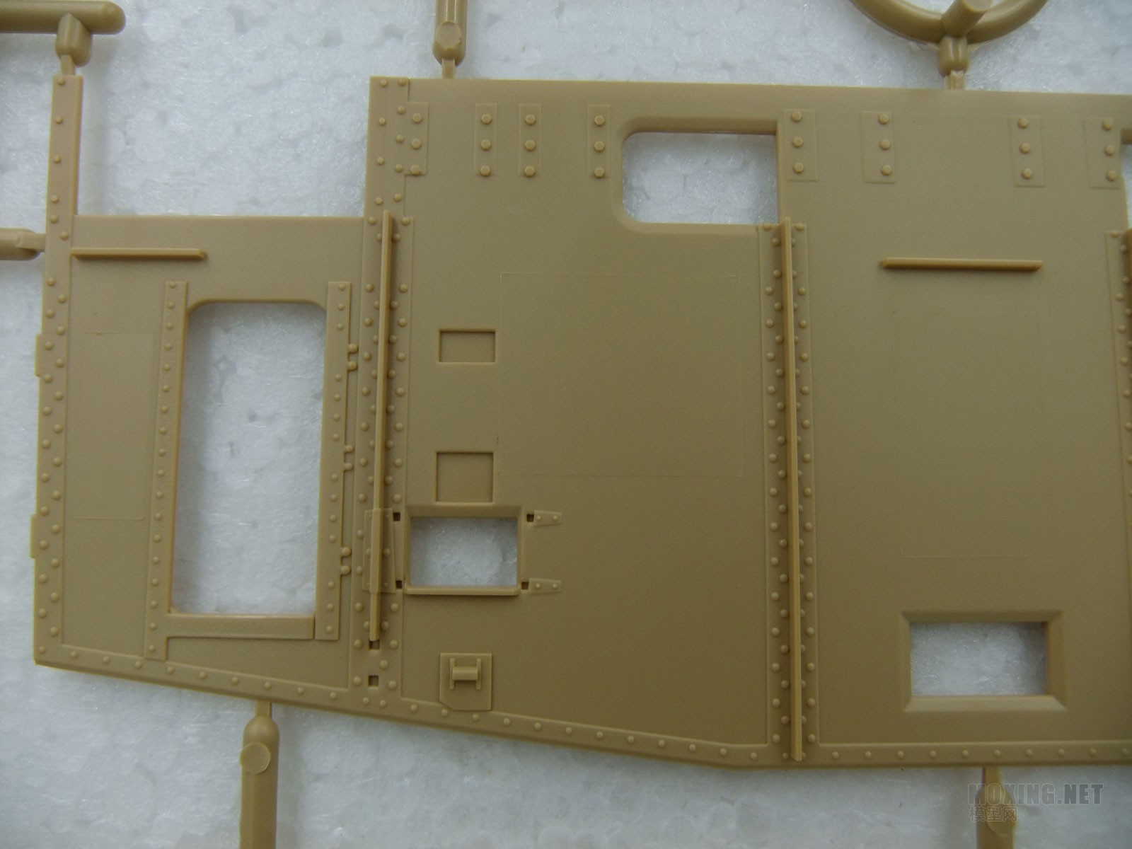 [模型网评测]MENG-1/35一战德国A7V坦克(克虏伯型)(TS-017)
