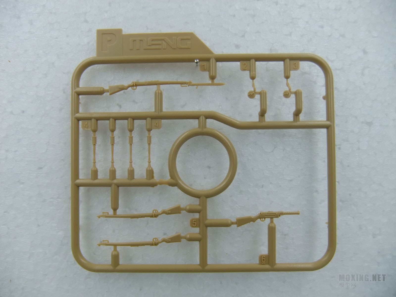 [模型网评测]MENG-1/35一战德国A7V坦克(克虏伯型)(TS-017)
