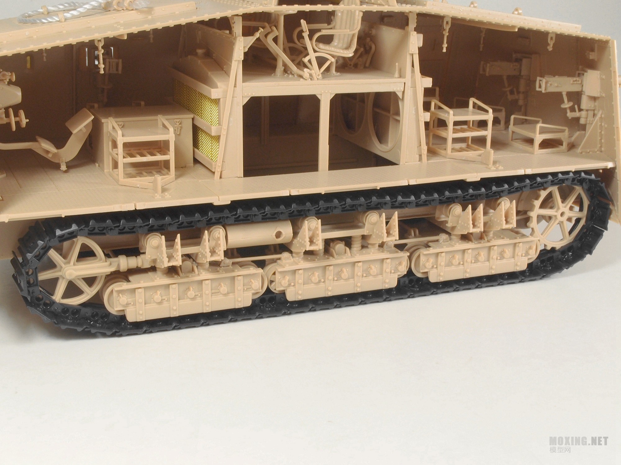 [模型网评测]MENG-1/35一战德国A7V坦克(克虏伯型)(TS-017)