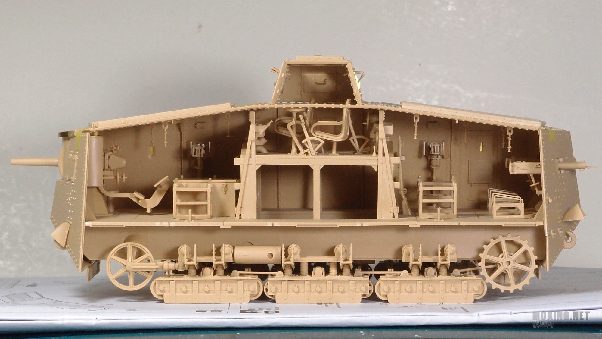 [模型网评测]MENG-1/35一战德国A7V坦克(克虏伯型)(TS-017)