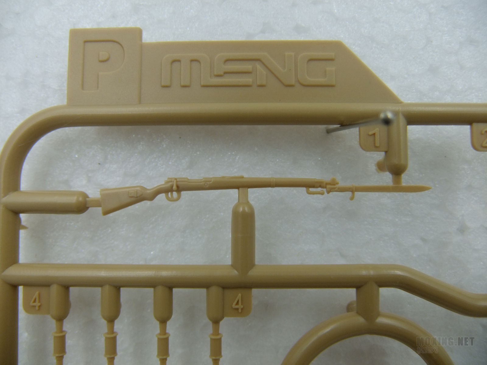 [模型网评测]MENG-1/35一战德国A7V坦克(克虏伯型)(TS-017)