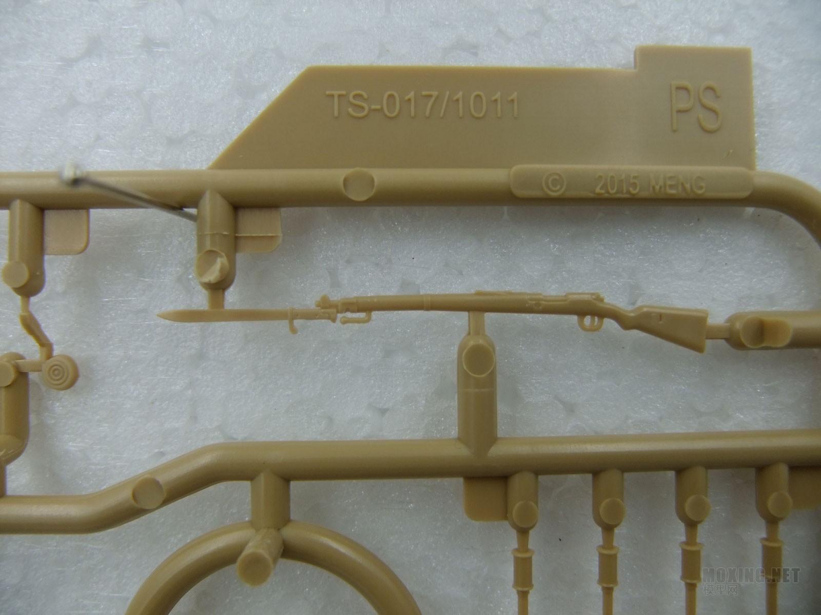 [模型网评测]MENG-1/35一战德国A7V坦克(克虏伯型)(TS-017)
