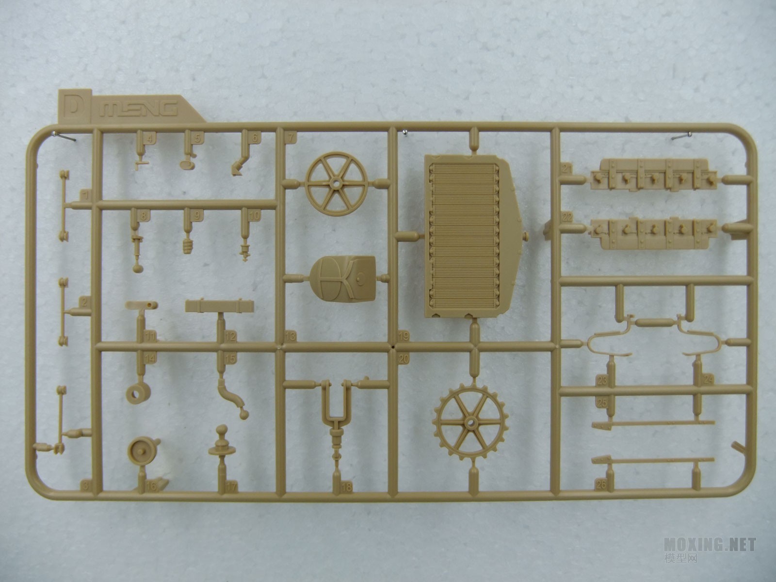 [模型网评测]MENG-1/35一战德国A7V坦克(克虏伯型)(TS-017)