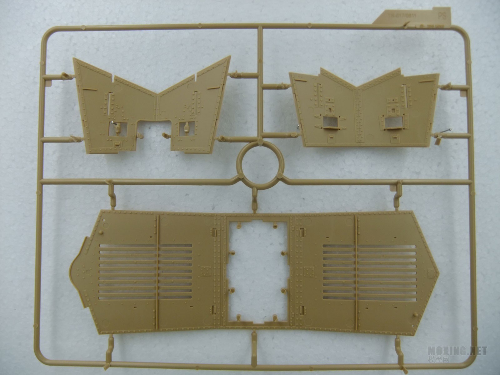 [模型网评测]MENG-1/35一战德国A7V坦克(克虏伯型)(TS-017)