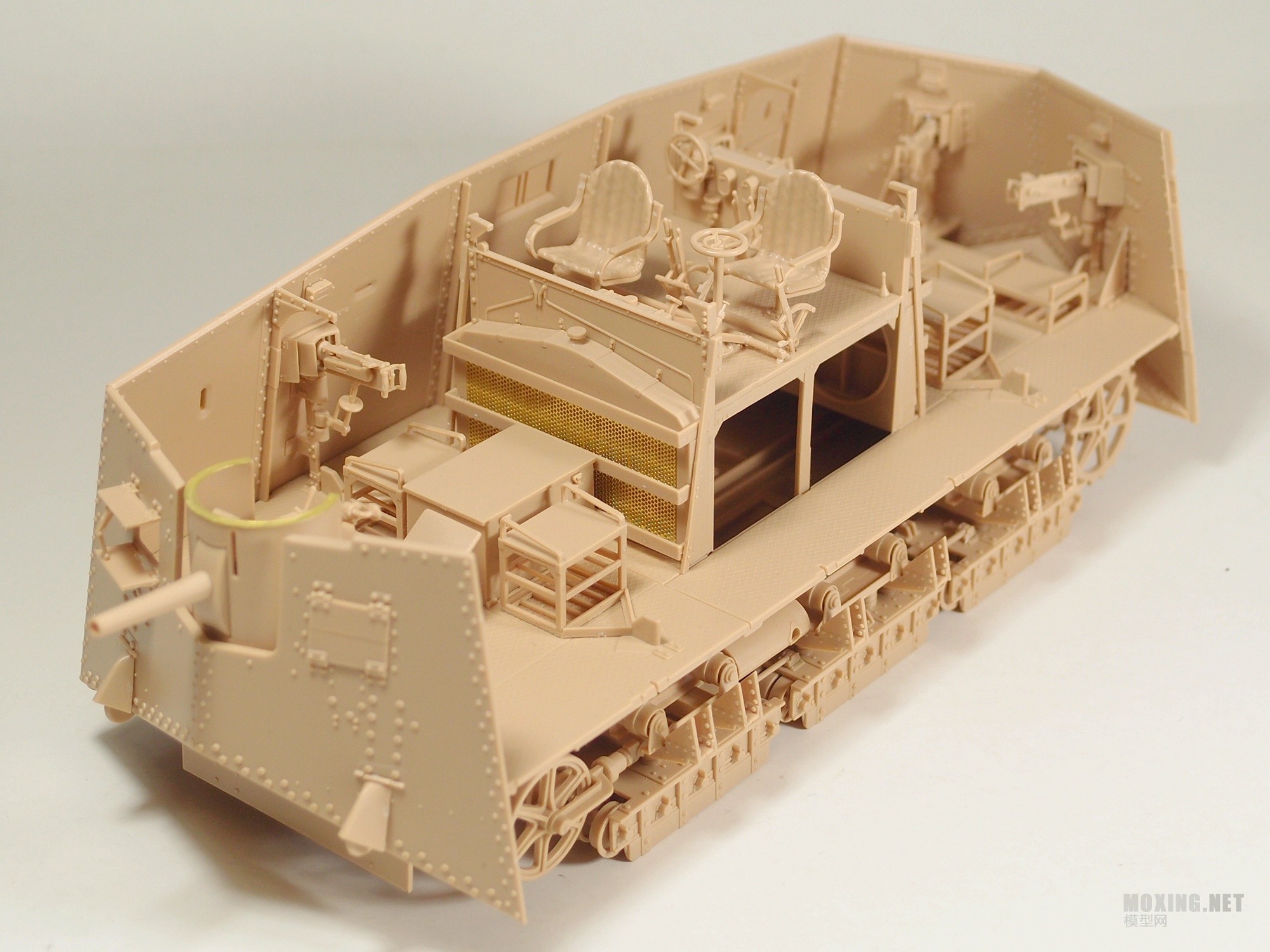 [模型网评测]MENG-1/35一战德国A7V坦克(克虏伯型)(TS-017)