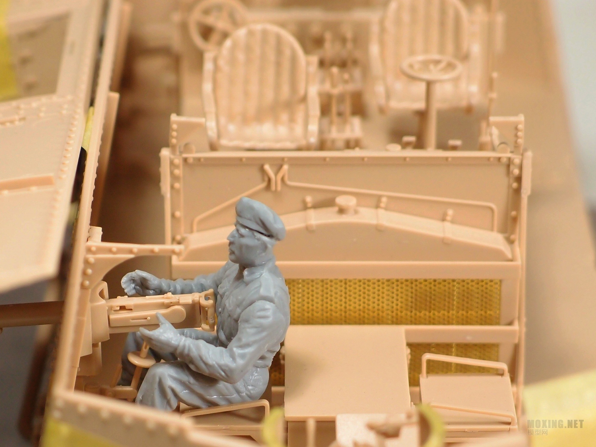[模型网评测]MENG-1/35一战德国A7V坦克(克虏伯型)(TS-017)