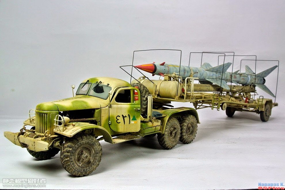 苏联萨姆-2地对空导弹运输车（小号手）