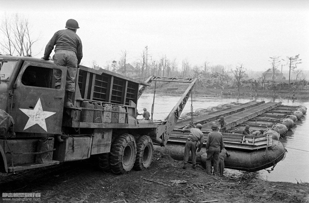 Traversée de la ROER - 1945