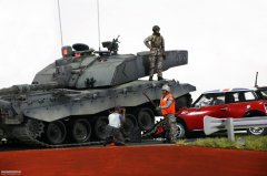 British Challenger2 Accident--挑战者2交通事故场景