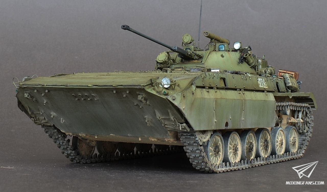 135bmp2d步兵战车红星