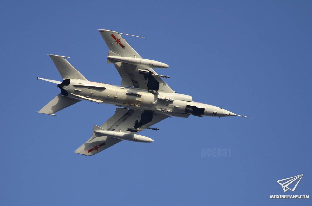 小号手01685】1\/72 中国强五C强击机开盒评测_静态模型爱好者--致力于打造