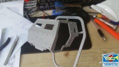 【小号手】新品：1/35 美国高机动火箭炮系统(HIMARS)