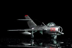 【威骏 FB4014】1/48 米格-15战斗机（朝鲜战争）官方成品照片更新