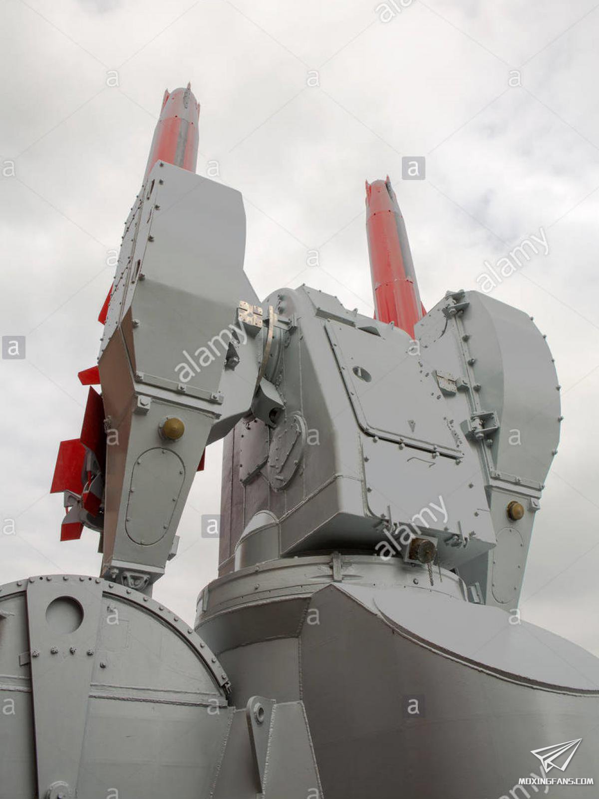 sea-dart-launcher-mit-zwei-ramjet-raketen-geladen-bereich-verteidigung-raketen-system-ausgestattet-um-die-royal-navy-type-42-zerstorer-f3nddb_副本.jpg