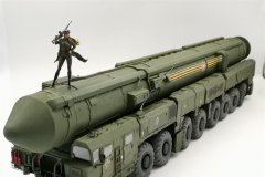 小号手1/35 白杨-M弹道导弹