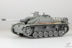 【TAKOM 8017】1/35 StuH42&三号突击炮G中期型2in1素组照片更新