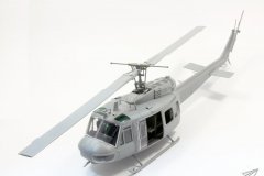 [威龙 3538]1/35 UH-1D休伊武装直升机素组评测